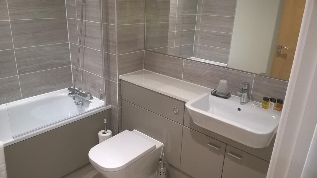 House Of Fisher- Solstice House Apartments Farnborough  Luaran gambar
